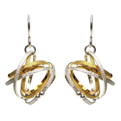 Mobius Mixed Drop Earring 

22K gold vermeil, sterling
ERDR32-G-S