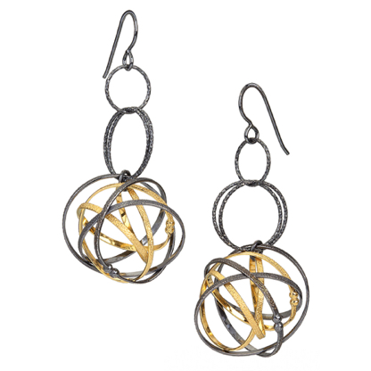 Mobius Mixed Triple Ring Earring
Oxidized silver, 22K gold vermeil
ERDR34-G-OX Mobius Mixed Triple Ring Earring
Oxidized silver, 22K gold vermeil
ERDR34-G-OX
