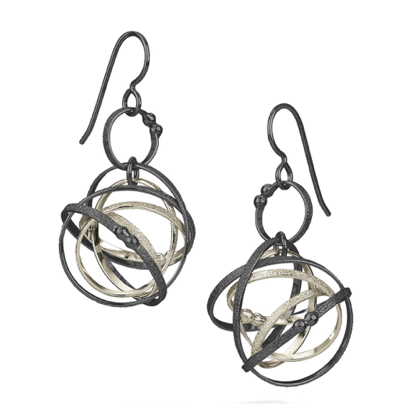 Mobius Mixed Loop Earring
Oxidized silver, bright sterling
ERDR32-S-OX Mobius Mixed Loop Earring
Oxidized silver, bright sterling
ERDR32-S-OX