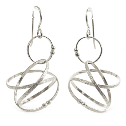 Mobius Loop Earring
Sterling silver
ERDR37-S Mobius Loop Earring
Sterling silver
ERDR37-S