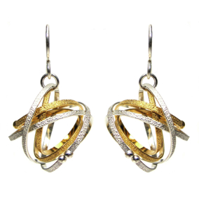 Mobius Mixed Drop Earring (lg)
22K gold vermeil, sterling
ERDR32-G-S Mobius Mixed Drop Earring (lg)
22K gold vermeil, sterling
ERDR32-G-S